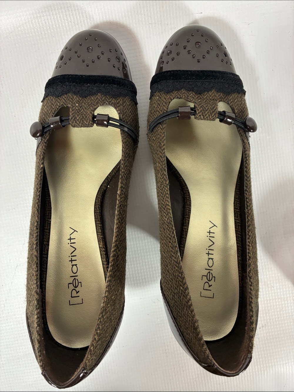 Relativity Brown Tweed Mid-Heel Pumps with Patent Brown Toe - Picture 4 of 16
